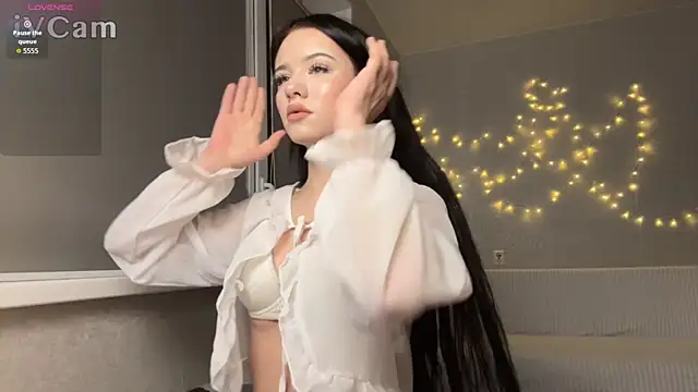 BeatriceMoonn online show from 27, 11, 2025