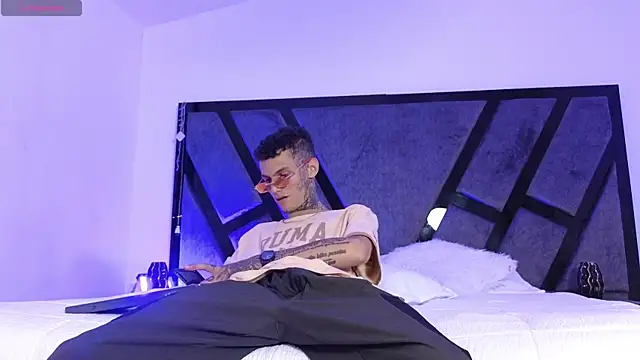 Snapshot of Paulo_527 chatting on 9, 4, 2026 Paulo 527 online show from 9, 4, 2026