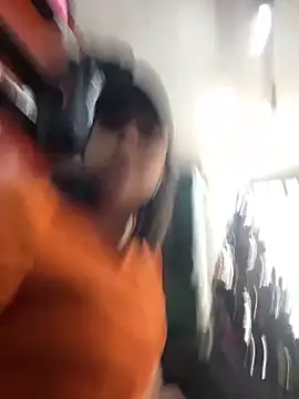 Snapshot of Laurabuu_ chatting on 26, 11, 2025 Laurabuu online show from 26, 11, 2025