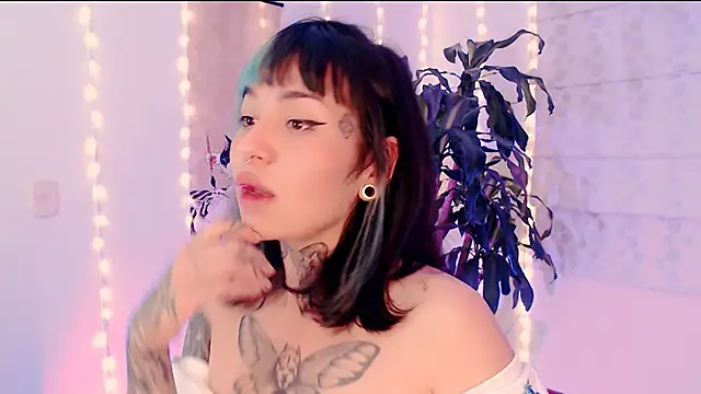 Snapshot of justmartina_ chatting on 1, 4, 2026 justmartina online show from 1, 4, 2026