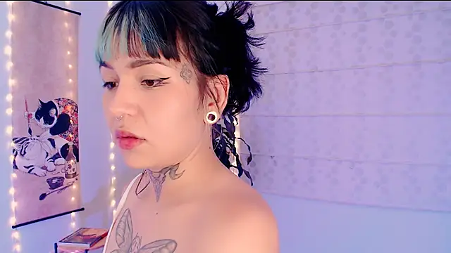 Snapshot of justmartina_ chatting on 8, 4, 2026 justmartina online show from 8, 4, 2026