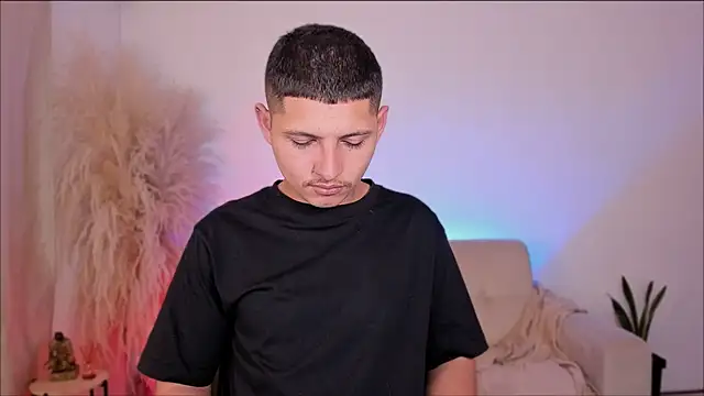 Snapshot of Juan_belmont chatting on 4, 4, 2026 Juan belmont online show from 4, 4, 2026