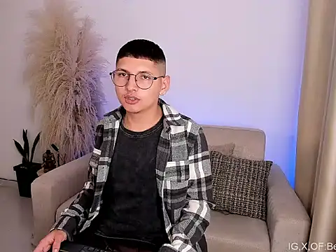 Snapshot of Juan_belmont chatting on 17, 4, 2026 Juan belmont online show from 17, 4, 2026