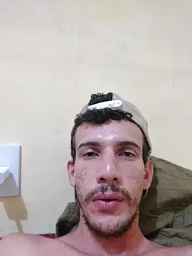 Snapshot of Surf_boy8 chatting on 28, 11, 2025 Surf boy8 online show from 28, 11, 2025