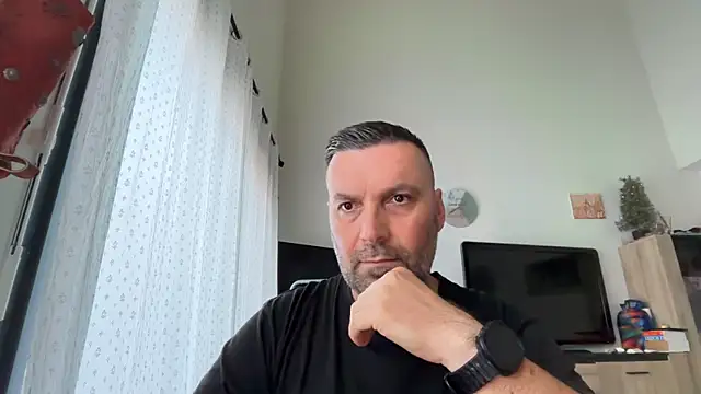 Snapshot of coolsmith81 chatting on 1, 6, 2026 coolsmith81 online show from 1, 6, 2026