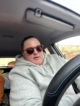 bea french curvy online show from 10, 2, 2026