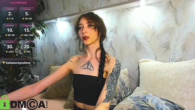 Snapshot of Ellen_Hops chatting on 19, 6, 2026 Ellen Hops online show from 19, 6, 2026
