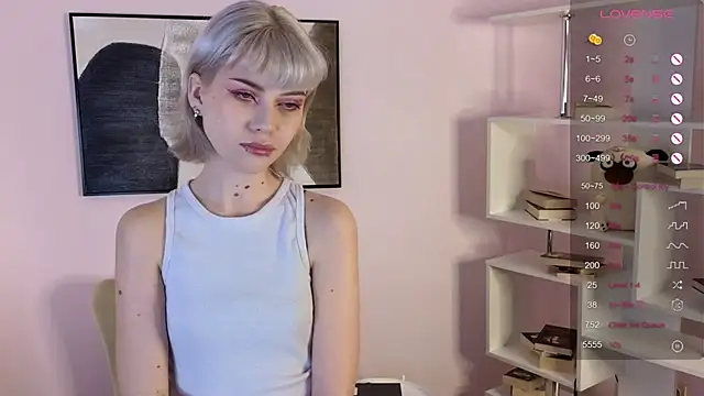 Snapshot of ember_graws chatting on 30, 11, 2025 ember graws online show from 30, 11, 2025