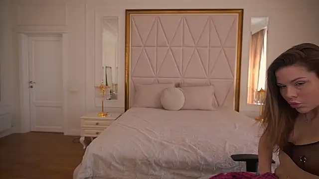 KissableKira online show from 13, 3, 2026