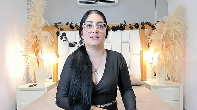 GabyJhons online show from 16, 12, 2025