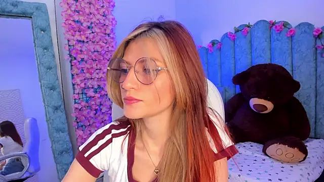 Snapshot of Ash_20_ chatting on 28, 11, 2025 Ash 20 online show from 28, 11, 2025