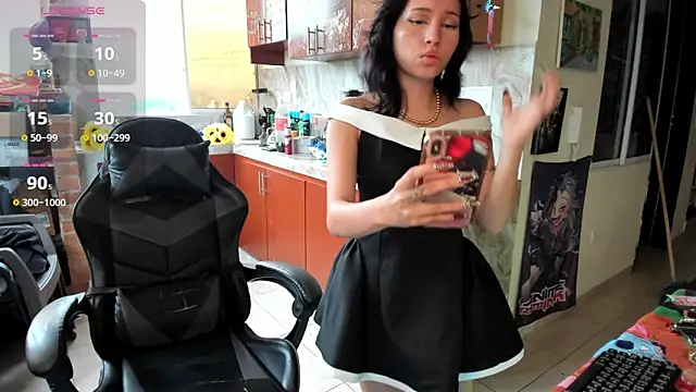 Snapshot of Marceline77 chatting on 28, 11, 2025 Marceline77 online show from 28, 11, 2025