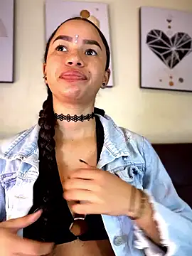 Snapshot of ZoeyFierce chatting on 11, 1, 2026 ZoeyFierce online show from 11, 1, 2026