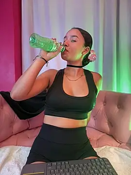 Snapshot of ZoeyFierce chatting on 2, 2, 2026 ZoeyFierce online show from 2, 2, 2026