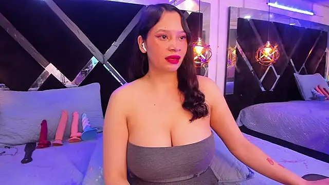 Snapshot of miiacharloth chatting on 14, 2, 2026 miiacharloth online show from 14, 2, 2026