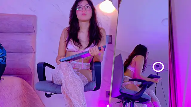 Snapshot of Mia_Cullen chatting on 4, 2, 2026 Mia Cullen online show from 4, 2, 2026