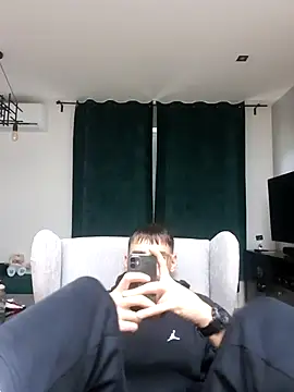 Snapshot of martme69 chatting on 17, 12, 2025 martme69 online show from 17, 12, 2025