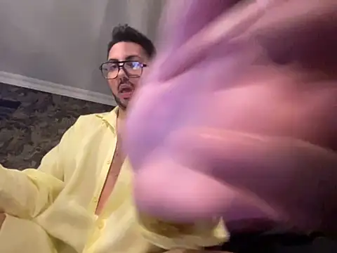 Snapshot of mcylzsd chatting on 28, 11, 2025 mcylzsd online show from 28, 11, 2025