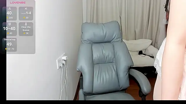 Snapshot of linlinjiang33 chatting on 6, 4, 2026 linlinjiang33 online show from 6, 4, 2026