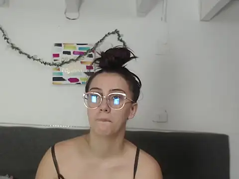 abigail smith15 online show from 6, 4, 2026