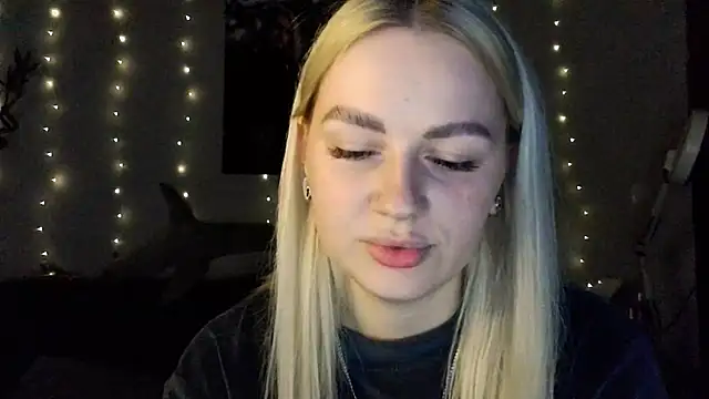 Snapshot of Whitehex666 chatting on 4, 12, 2025 Whitehex666 online show from 4, 12, 2025