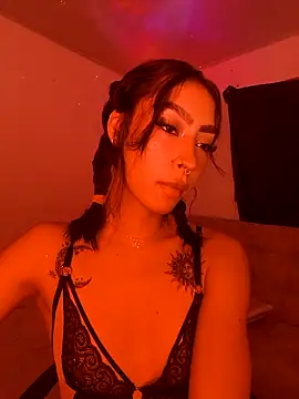 Snapshot of Ounla_Sweet chatting on 21, 4, 2026 Ounla Sweet online show from 21, 4, 2026