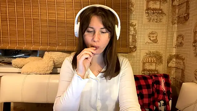 Tessa Muse online show from 5, 12, 2025