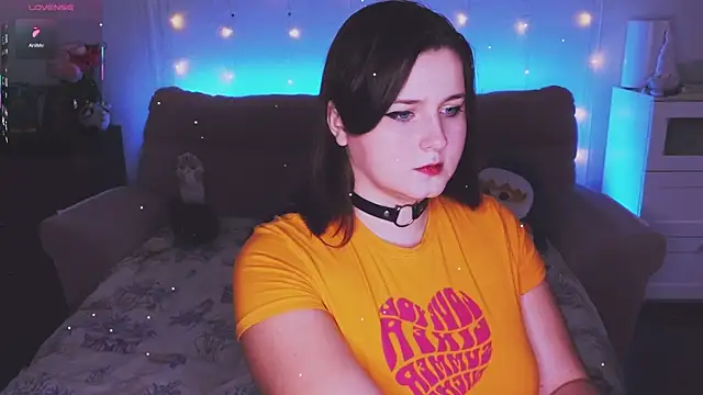 Snapshot of AlvaRina chatting on 17, 12, 2025 AlvaRina online show from 17, 12, 2025