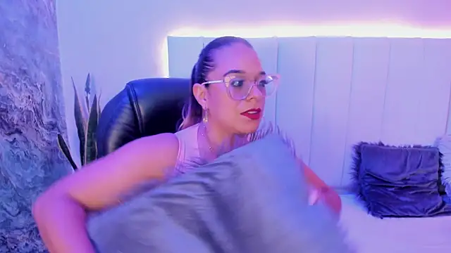 Snapshot of MHONIKBELUCCI chatting on 10, 6, 2026 MHONIKBELUCCI online show from 10, 6, 2026