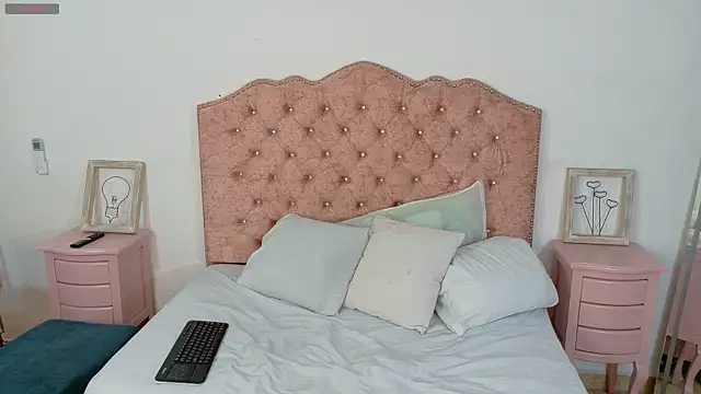 Snapshot of Amaia_Monroe chatting on 6, 6, 2026 Amaia Monroe online show from 6, 6, 2026