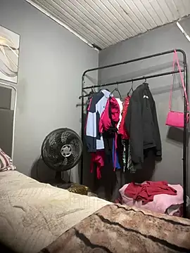 Snapshot of larysinha chatting on 28, 4, 2026 larysinha online show from 28, 4, 2026