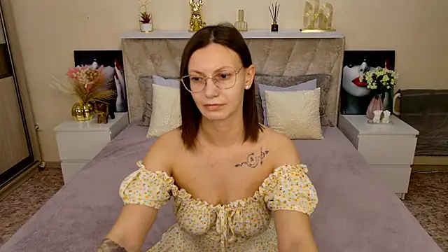 Snapshot of EstherPeachX chatting on 14, 12, 2025 EstherPeachX online show from 14, 12, 2025