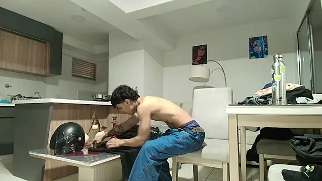 Snapshot of liorvante chatting on 8, 4, 2026 liorvante online show from 8, 4, 2026