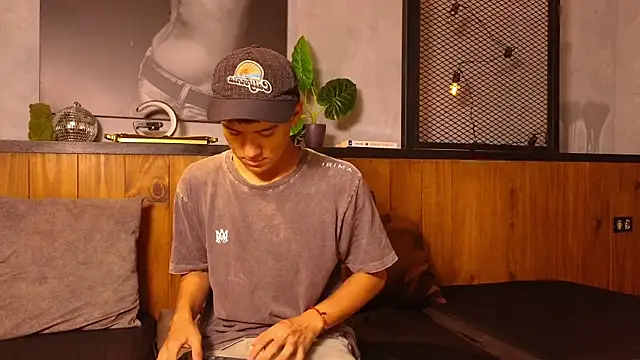 isaac grimm online show from 17, 4, 2026