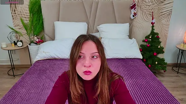 Snapshot of lindapierse chatting on 17, 12, 2025 lindapierse online show from 17, 12, 2025