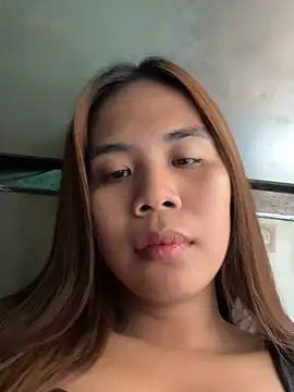 Snapshot of Margaux4U chatting on 12, 4, 2026 Margaux4U online show from 12, 4, 2026