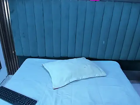 Snapshot of ScarlethJonz chatting on 10, 2, 2026 ScarlethJonz online show from 10, 2, 2026