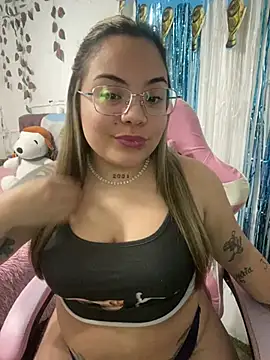 Snapshot of Lindalatina2001 chatting on 21, 7, 2026 Lindalatina2001 online show from 21, 7, 2026