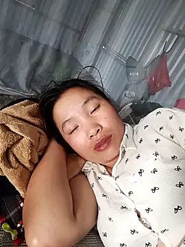 Snapshot of Evelyn-n chatting on 1, 4, 2026 Evelyn-n online show from 1, 4, 2026