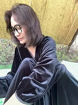 Snapshot of A-ZJunn chatting on 7, 3, 2026 A-ZJunn online show from 7, 3, 2026