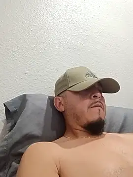 Snapshot of Lalin2323 chatting on 1, 3, 2026 Lalin2323 online show from 1, 3, 2026