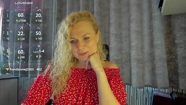 Snapshot of LanaLight_x chatting on 11, 3, 2026 LanaLight x online show from 11, 3, 2026