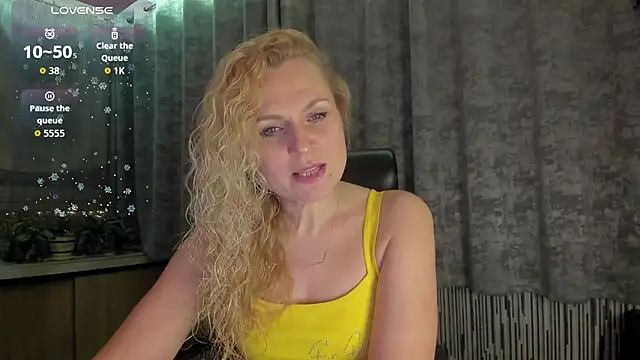 Snapshot of LanaLight_x chatting on 13, 3, 2026 LanaLight x online show from 13, 3, 2026
