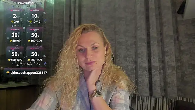 Snapshot of LanaLight_x chatting on 9, 4, 2026 LanaLight x online show from 9, 4, 2026