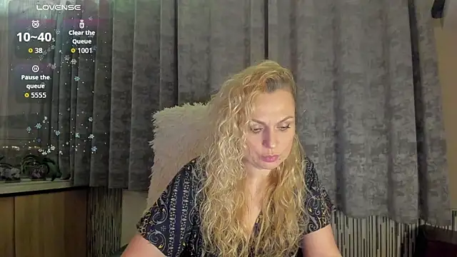 Snapshot of LanaLight_x chatting on 15, 5, 2026 LanaLight x online show from 15, 5, 2026