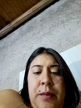 Snapshot of Estefanny_Lolyy chatting on 17, 4, 2026 Estefanny Lolyy online show from 17, 4, 2026