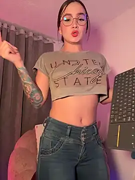 Snapshot of Sara_Rose__ chatting on 8, 2, 2026 Sara Rose online show from 8, 2, 2026