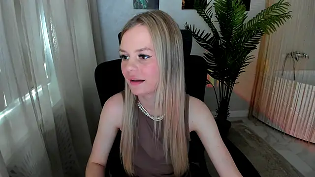Snapshot of MidnighteAura chatting on 27, 5, 2026 MidnighteAura online show from 27, 5, 2026
