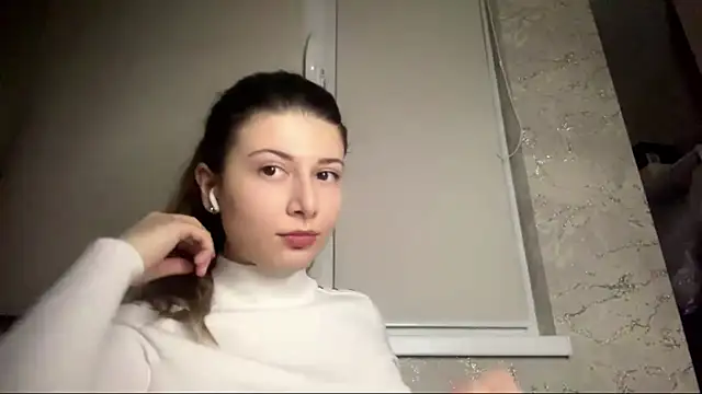 Snapshot of lunary_dr chatting on 4, 12, 2025 lunary dr online show from 4, 12, 2025