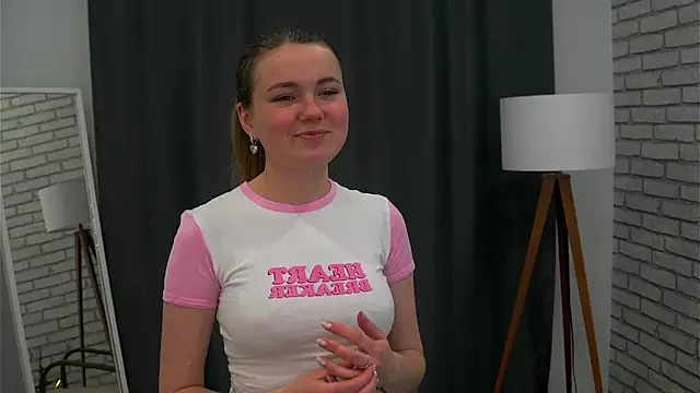 ElmiraZiel online show from 4, 12, 2025